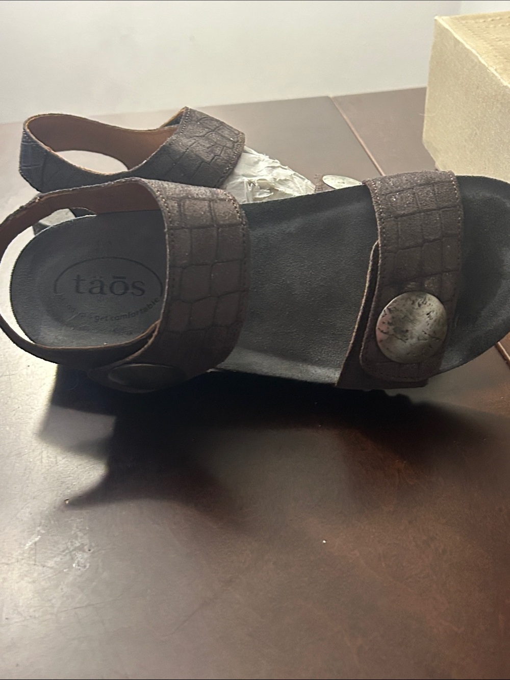 Taos Footwear Beige/Natural Flats & Loafers Box - Picture 8 of 13
